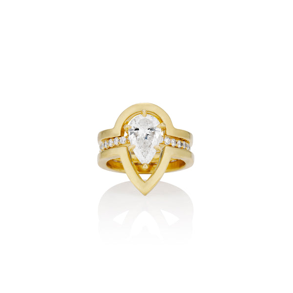 PEAR DIAMOND ENGAGEMENT RING & WEDDING BANDS 18K YELLOW GOLD